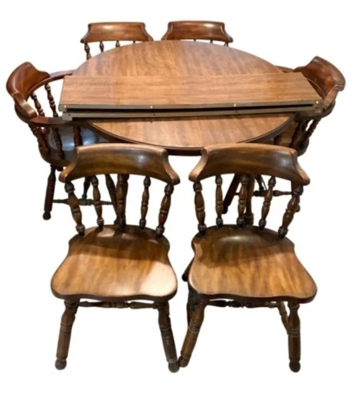 Dining Table w/ 6 chairs & 2 Leaves